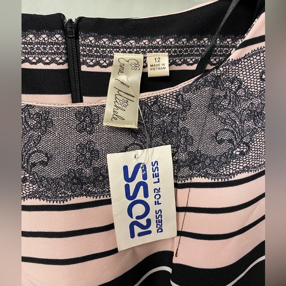 Emma & Michele Women’s Dress - Picture 2 of 4